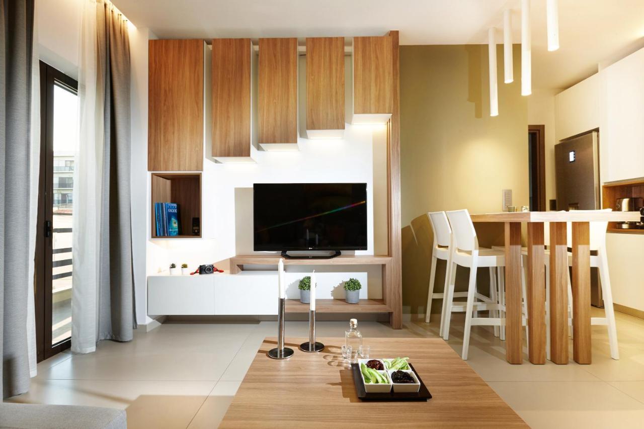 Armi Luxury Apartment In The Heart Of The City Chrissi Akti Chania Exterior foto